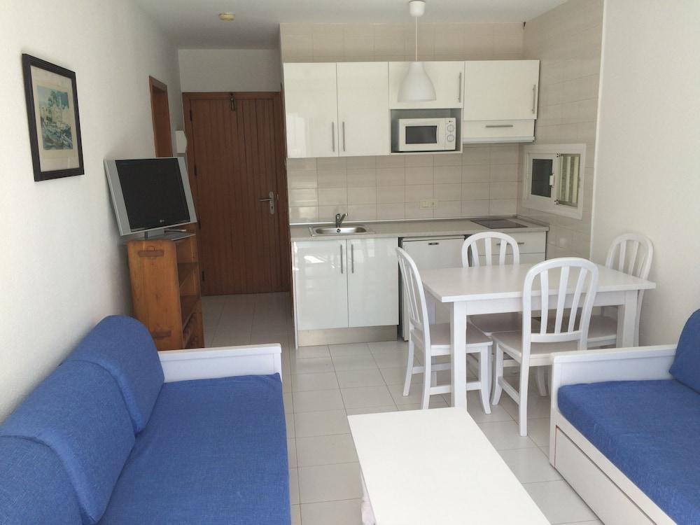 Apartamentos Llevant Port de Pollenca Bagian luar foto